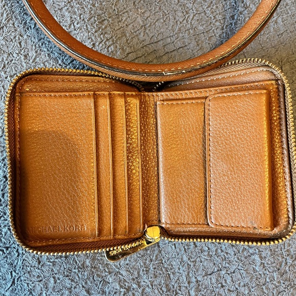 90sMichael Kors Caramel Brown handbag and wallet. - Picture 9 of 9